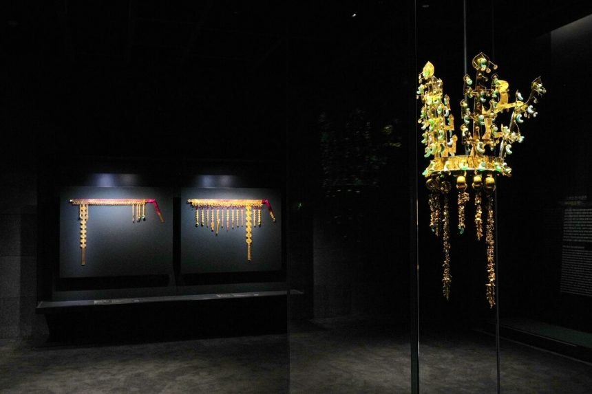 corea-del-sur-planea-regalar-a-trump-una-replica-de-una-corona-de-oro-durante-su-visita