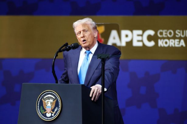 trump-dice-que-amenazo-con-imponer-aranceles-del-250%-al-«asesino»-modi-y-pakistan