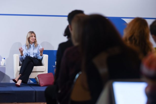 diaz-premiara-a-las-cooperativas-de-credito-“eticas”-para-reivindicarlas-frente-a-la-banca-tradicional