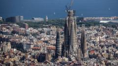 la-sagrada-familia-de-barcelona-se-convierte-en-la-iglesia-mas-alta-del-mundo