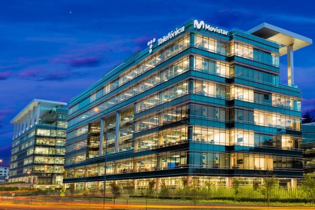 telefonica-cierra-la-venta-de-su-filial-de-ecuador-a-millicom-por-329-millones