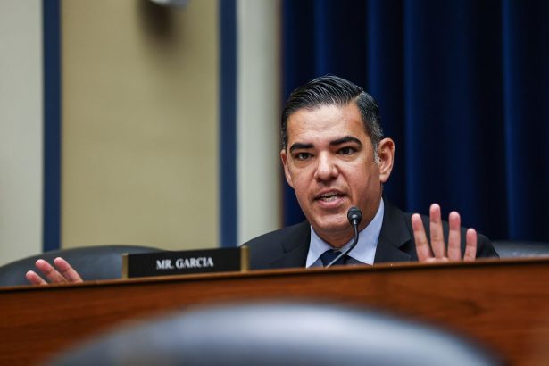 los-democratas-de-la-camara-de-representantes-instan-a-citaciones-bancarias-por-las-nuevas-revelaciones-de-epstein