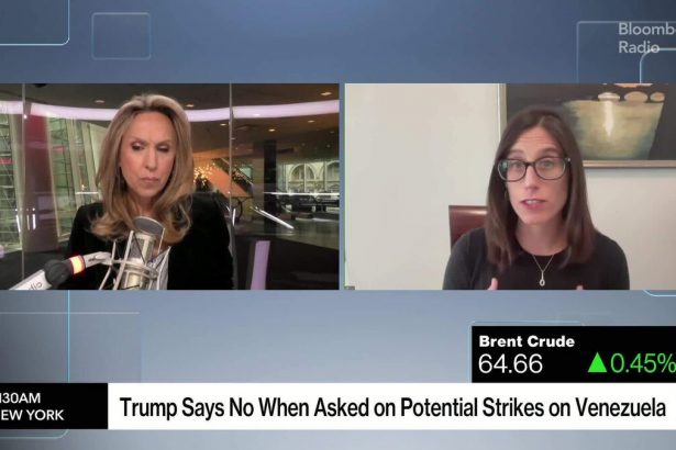 el-petroleo-se-estabiliza-mientras-los-operadores-sopesan-las-medidas-de-estados-unidos-sobre-venezuela-y-el-exceso-de-oferta