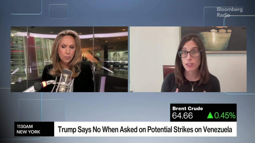 el-petroleo-se-estabiliza-mientras-los-operadores-sopesan-las-medidas-de-estados-unidos-sobre-venezuela-y-el-exceso-de-oferta