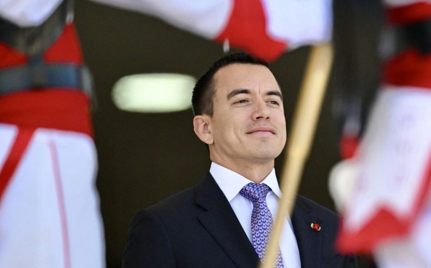 noboa-de-ecuador-busca-cumbre-con-trump-cerca-de-referendum-clave