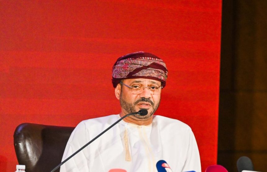 los-estados-arabes-deberian-profundizar-sus-vinculos-con-iran,-dice-el-ministro-omani