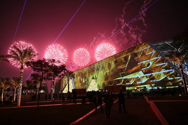 egipto-inaugura-un-gran-museo-valorado-en-mil-millones-de-dolares-como-‘regalo-para-el-mundo’