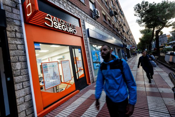 los-afectados-por-alquiler-seguro:-“o-contratas-todo-lo-que-te-ofrecen-o-no-entras”