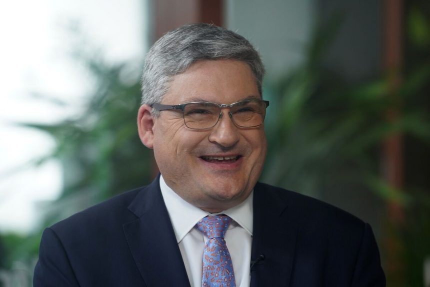 el-fondo-soberano-de-australia-obtiene-un-rendimiento-del-13,7%,-ayudado-por-las-acciones