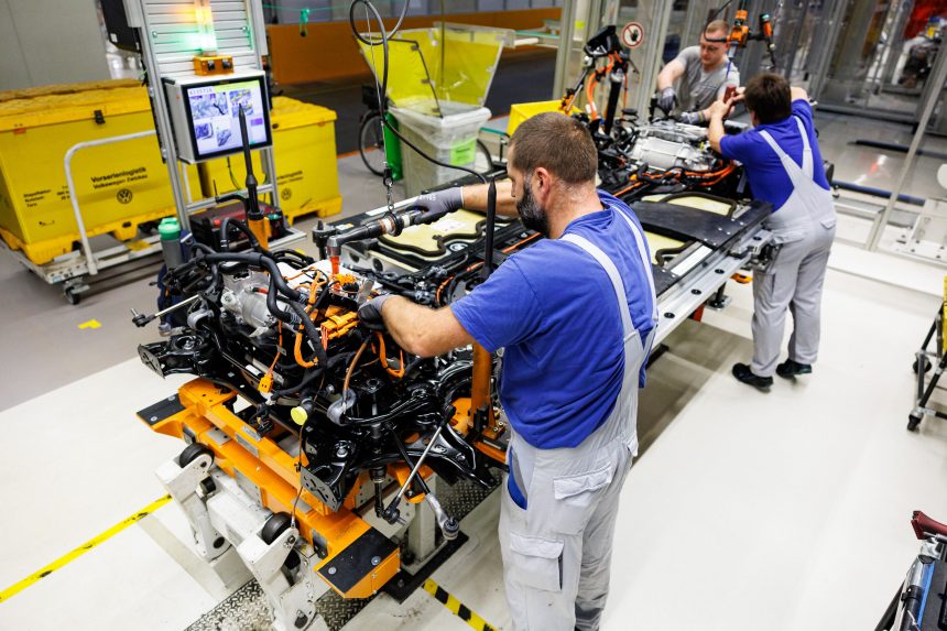 la-actividad-industrial-europea-crece-por-octavo-mes-consecutivo-gracias-a-los-paises-del-sur