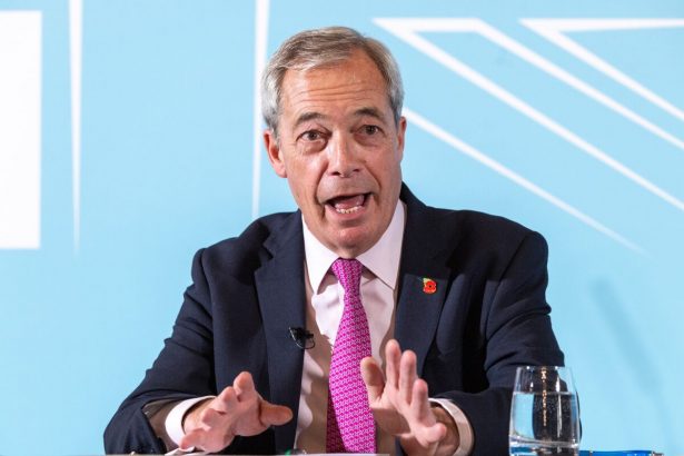 farage-promete-poner-fin-al-«exodo»-de-ricos-en-el-discurso-economico-hacia-el-reino-unido