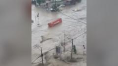 contenedores-de-transporte-arrasados-​​por-las-mortales-inundaciones-de-filipinas