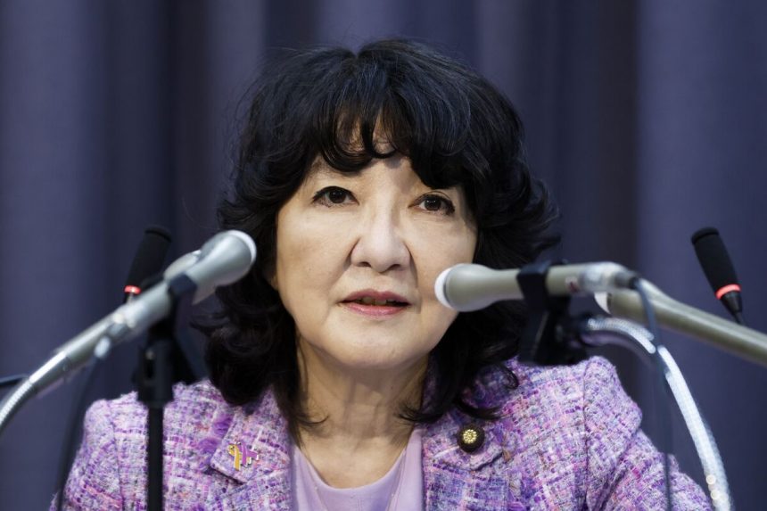 katayama-advierte-sobre-la-moneda-despues-de-que-el-yen-alcance-un-nuevo-minimo-de-8-meses