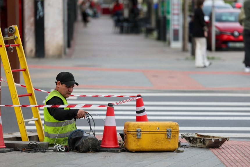 el-empleo-crece-en-141.926-personas-en-octubre-pese-al-fin-de-la-temporada-estival