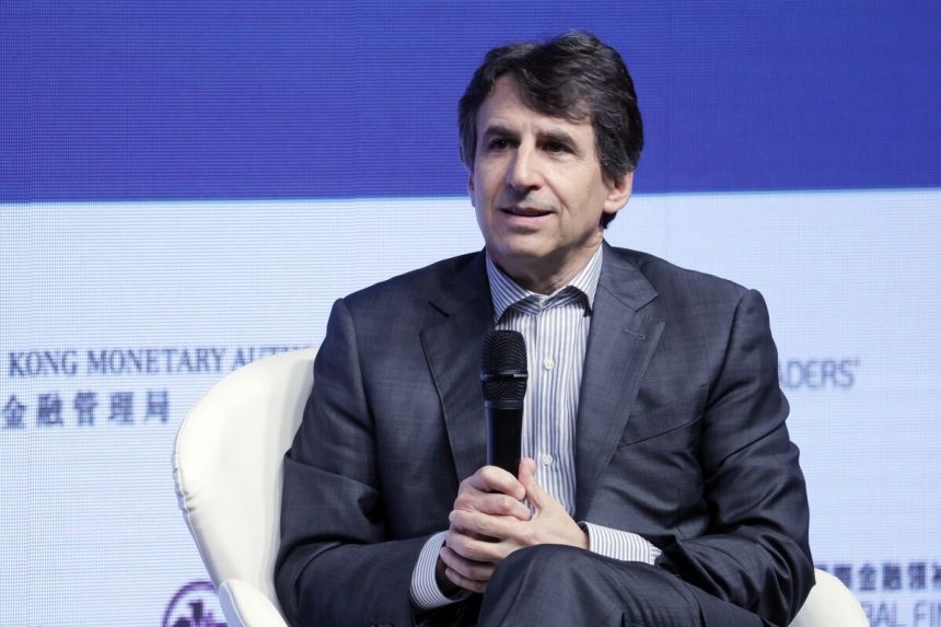 rowan-de-apollo-apunta-a-empresas-centradas-en-el-comercio-minorista-para-respaldar-el-crecimiento-de-los-activos-privados