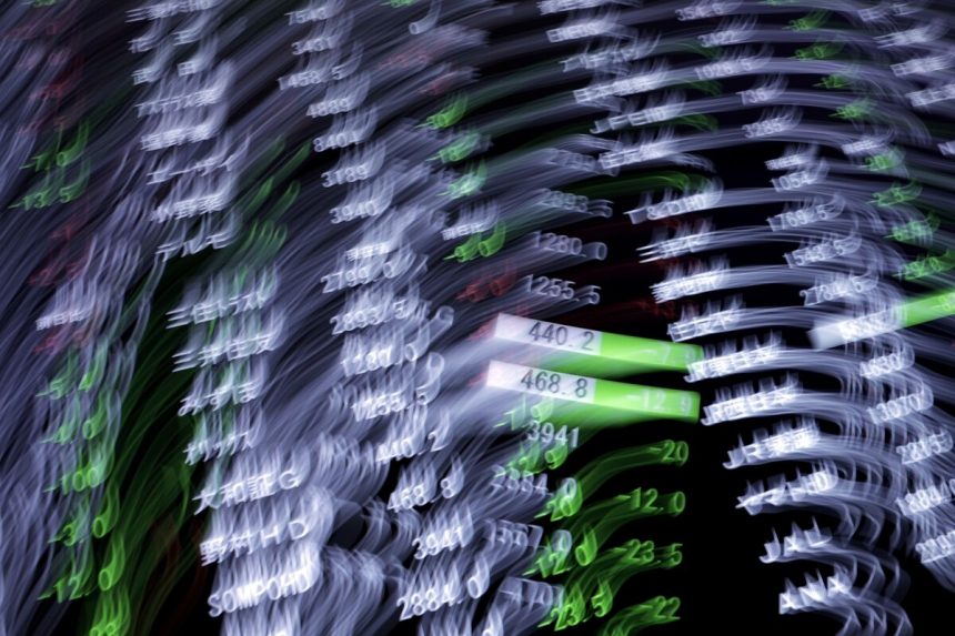 el-nikkei-225-de-japon-cae-un-4%,-liderado-por-las-perdidas-en-el-sector-tecnologico