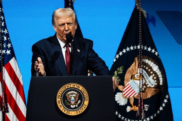 trump-elogia-ataques-a-buques-venezolanos-en-foro-empresarial-de-miami