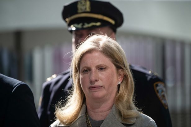 la-jefa-de-policia-de-nueva-york,-tisch,-les-dice-a-sus-confidentes-que-trabajaria-para-mamdani