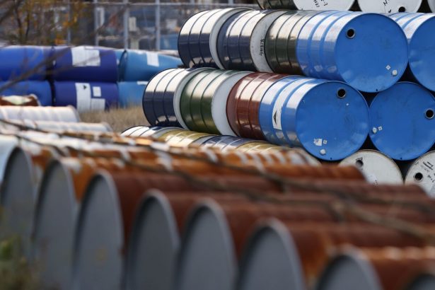 los-saudies-reducen-el-principal-precio-del-petroleo-para-asia-a-medida-que-surgen-senales-de-cautela