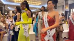 concursantes-de-miss-universo-se-retiran-despues-de-que-el-organizador-reprendiera-a-miss-mexico