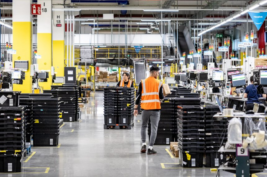 trabajo-estrecha-la-vigilancia-a-amazon-y-otras-tecnologicas-tras-el-anuncio-del-ere-para-1.200-empleados