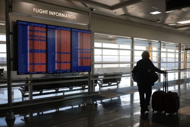 se-espera-que-los-recortes-de-vuelos-en-los-aeropuertos-de-ee-uu.-entren-en-vigor-el-viernes-por-la-manana-temprano