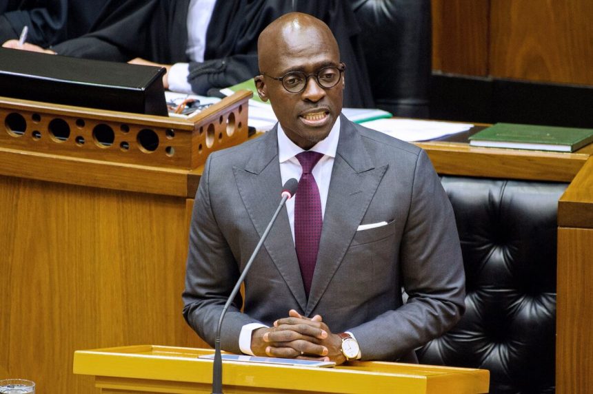 el-ex-ministro-de-finanzas-de-sudafrica,-gigaba,-enfrentara-cargos